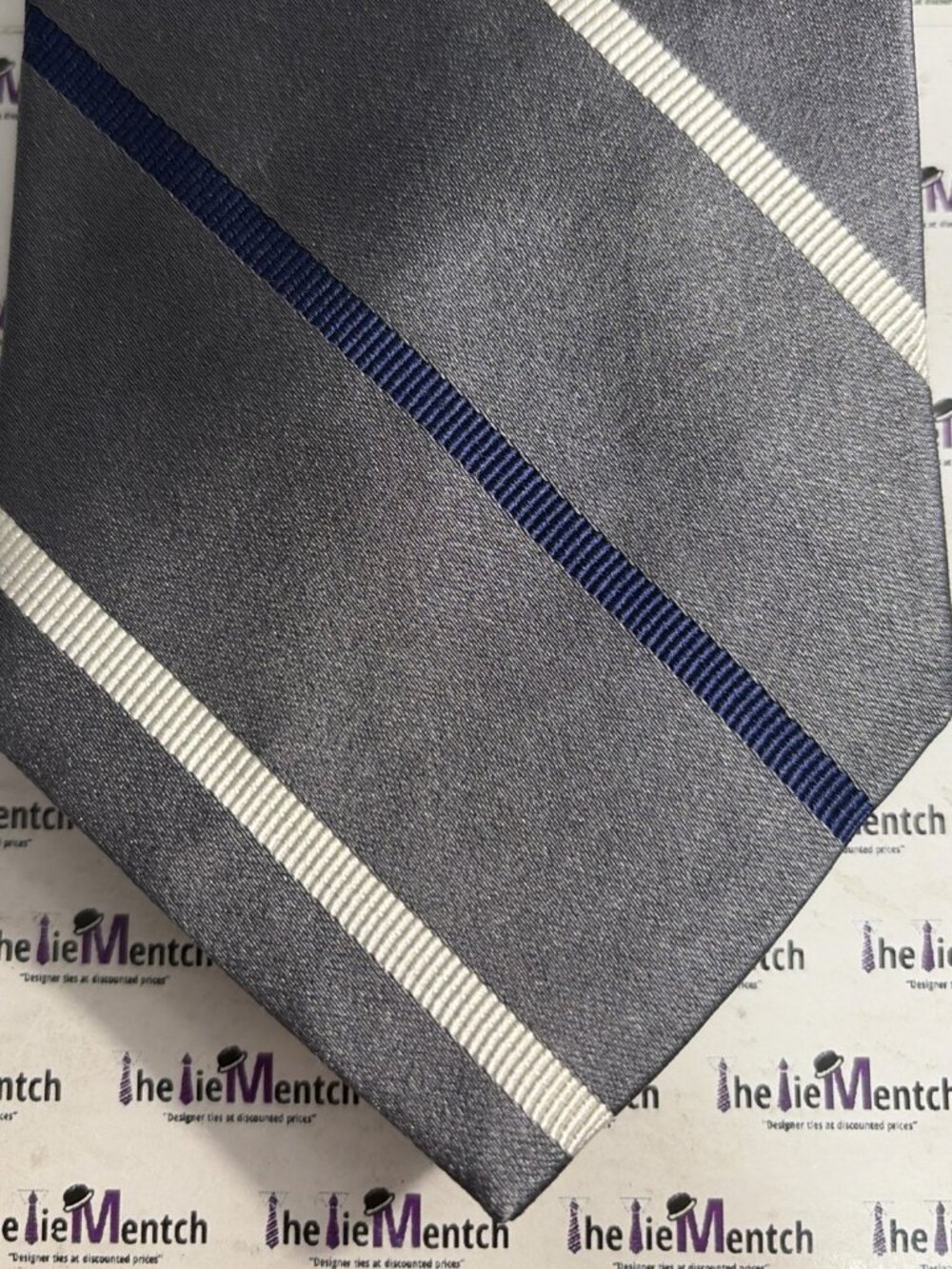 BROOKS BROTHER Silk Gray With Blue & White Stripes Tie BRAND NEW